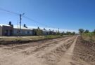 El municipio intensifica la recuperación vial sobre la calle Hipólito Yrigoyen y la Chacra 32 tras las lluvias